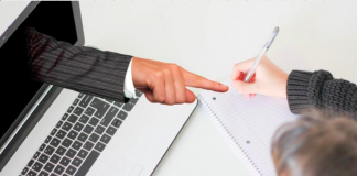 How to Manage a Part-Time Job While Studying Online
