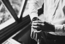 Before buying a men’s watch, consider 5 things