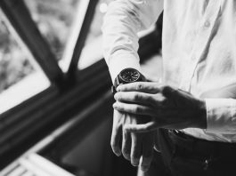 Before buying a men’s watch, consider 5 things