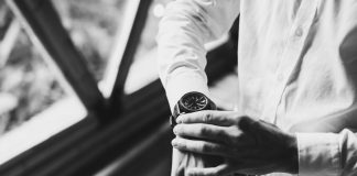 Before buying a men’s watch, consider 5 things
