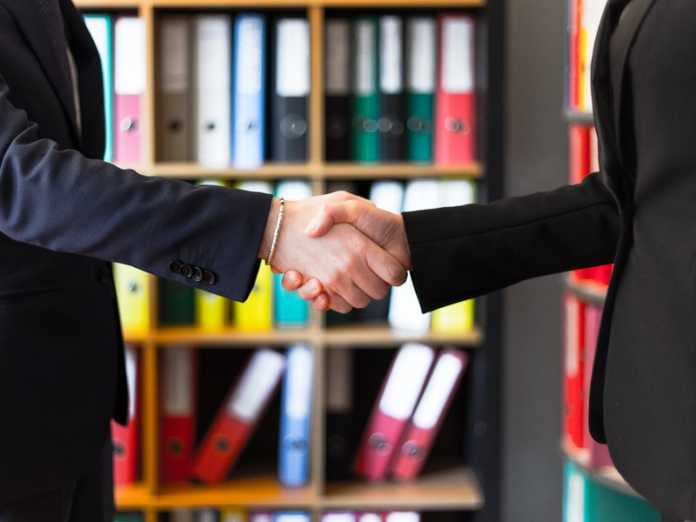 photo-of-two-people-shakehands-2058130