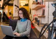 Working as an Outside Contractor: How to Get in-House Benefits From Long-Term Clients freelancer
