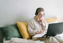 Why Creative Freelancers Should Pay Themselves as a Business Creative freelancer