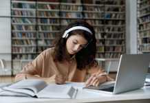 Using Professional Essay Writing Services: Pros and Cons Essay Writing