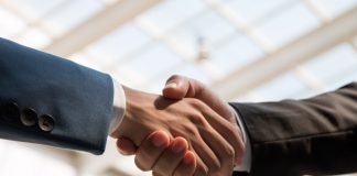 Can an Insolvency Practitioners Save My Company from Closing? business people handshaking