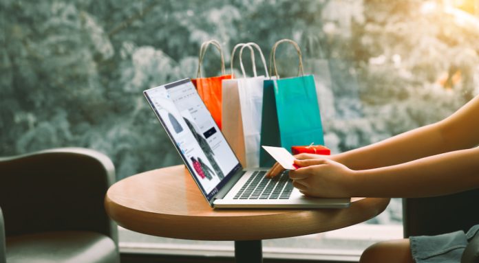 Entrepreneur Reveals Tips on Saving Money While Shopping Online