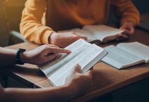 Crossroads Church Shares Five Easy Strategies For Prayer Bible-study