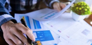 8 Ways an Accountant Can Help You accountant