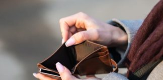 Easy Ways to Get Money Without Relying On Family Ways to Get Money Without Relying On Family