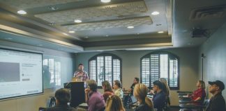 Coaching and Mentorship Programs in Leadership