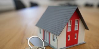 The Pros and Cons of Using a Home Equity Loan to Fund Home Improvements