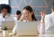 A Workplace Guide to Eye Health: How to Avoid Long-Term Digital Eye Strain in Employees Avoid Long-Term Digital Eye Strain in Employees
