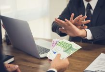 The Ultimate Guide to Spotting Betting Scams – Protect Your Wallet Today! iStock-1142099840