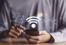 Ultimate Guide to Wireless Communication iStock-1502884046