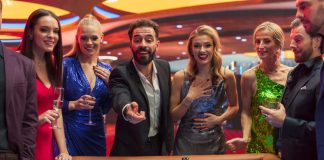 Aussie playing in casino