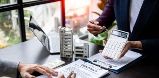 contract signing for buying commercial property