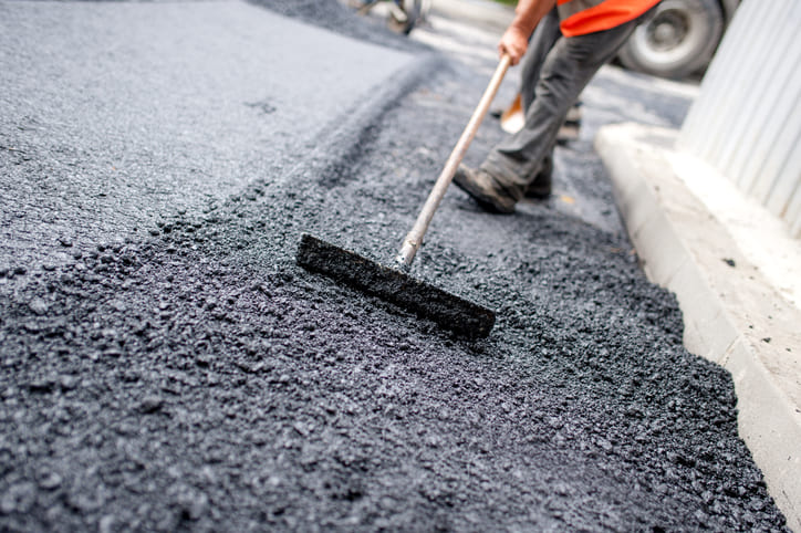 Asphalt paving