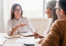 financial consultant with her clients