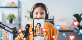 Influencer streaming live