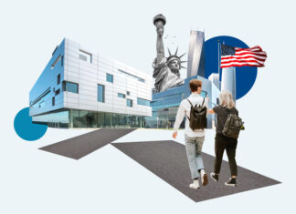 Students walking towards University in US