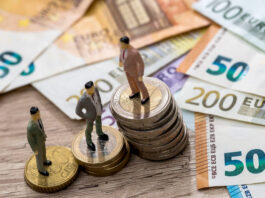 Business people investing in Europe