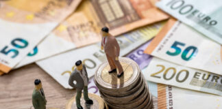 Business people investing in Europe