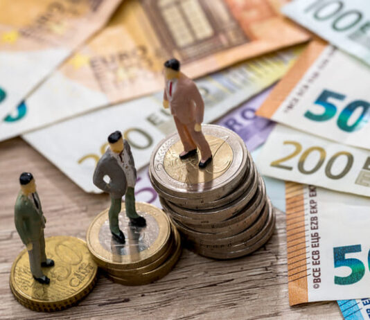 Business people investing in Europe