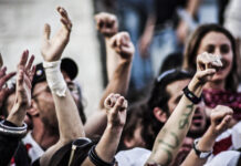 People in Israel protesting