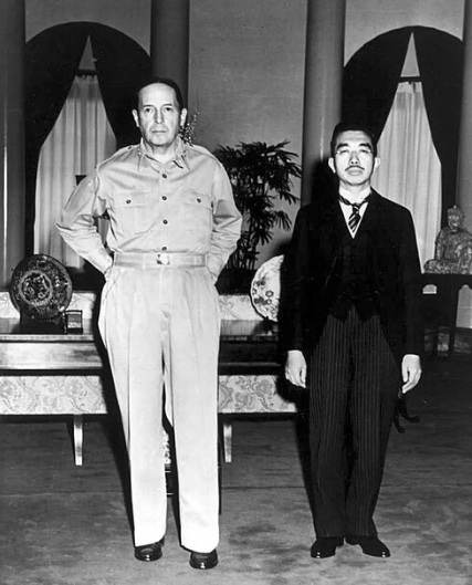MacArthur-Hirohito