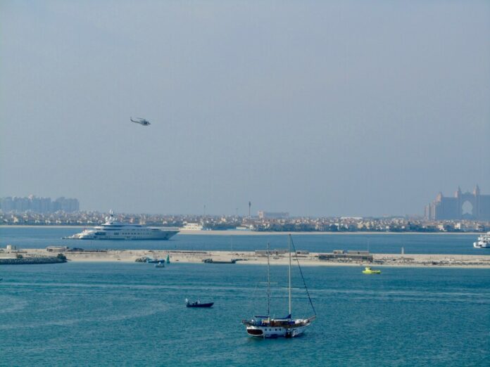 max-smith-VaoeTRSGllo-unsplash (1) DDP Shipping for UAE Imports