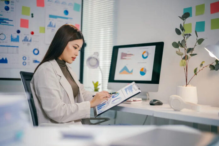 The First Filter of Business: How a Financial Analyst Shapes the Fate of Companies