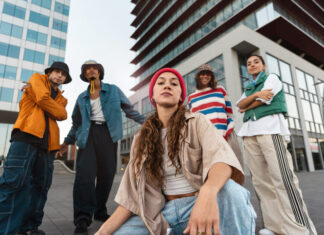 Streetwear: Style Tips for Personal, On-Trend Outfits People wearing streetwear