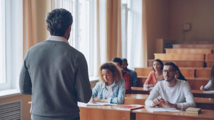 From Knowledge Creation to Knowledge Curation in business schools