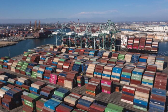 iStock-1351436424 (1) (1) Supply Chain Finance - shipping containers