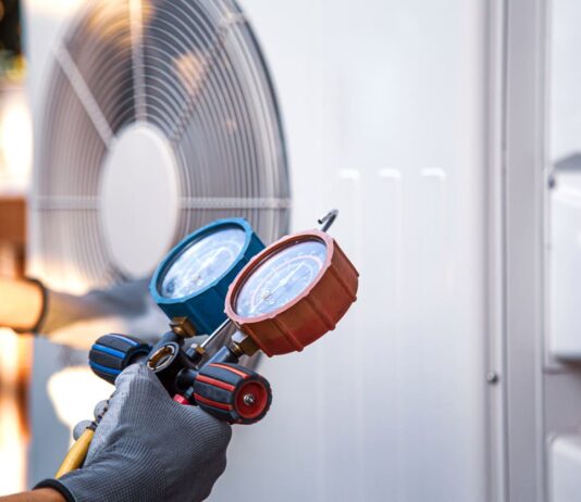 Old HVAC System - HVAC system service technician